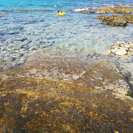 Casa Frontemare Posto Rosso 度假居 *