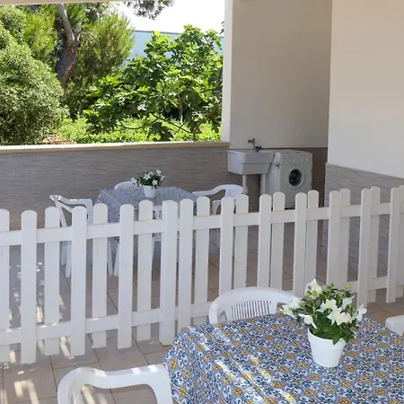 Casa Frontemare Posto Rosso Tatil Evi