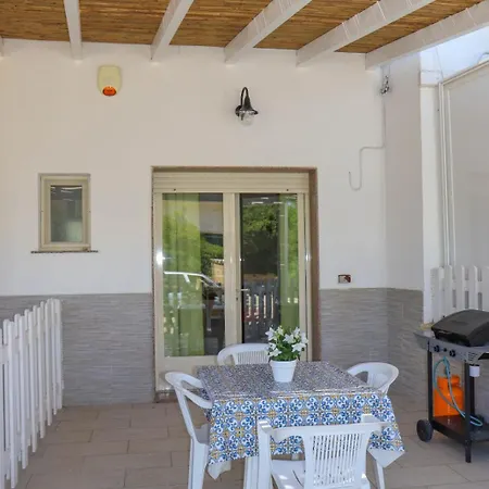 Casa Frontemare Posto Rosso 度假居