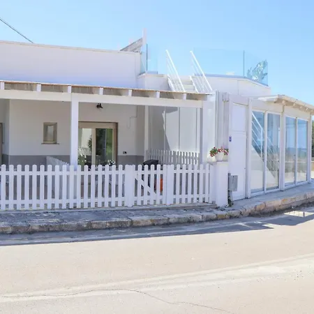 Tatil Evi Casa Frontemare Posto Rosso Torre San Giovanni Ugento